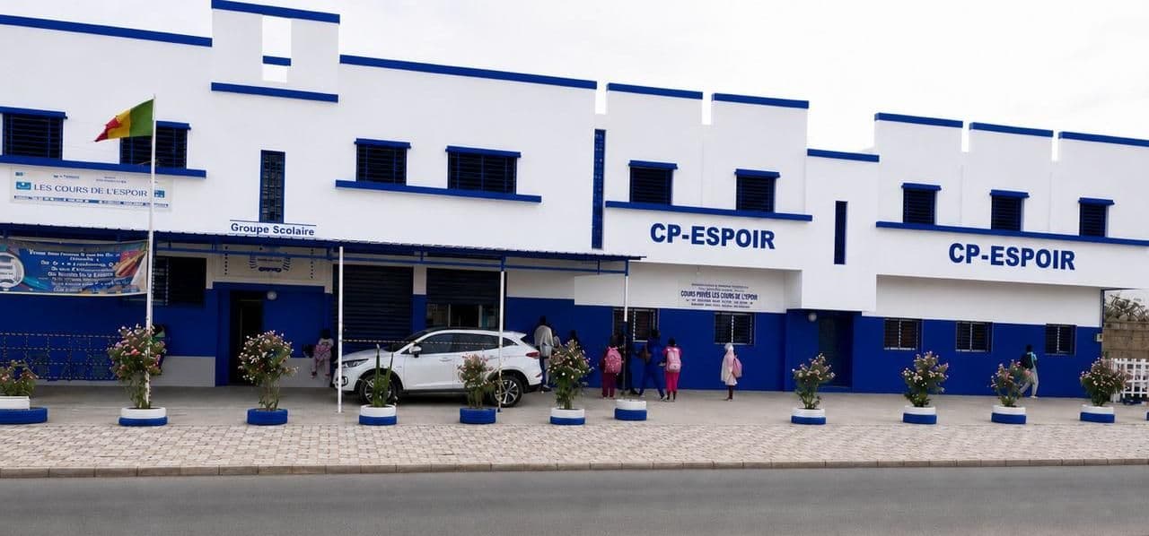 Façade du Groupe Scolaire CP-ESPOIR à Thiès